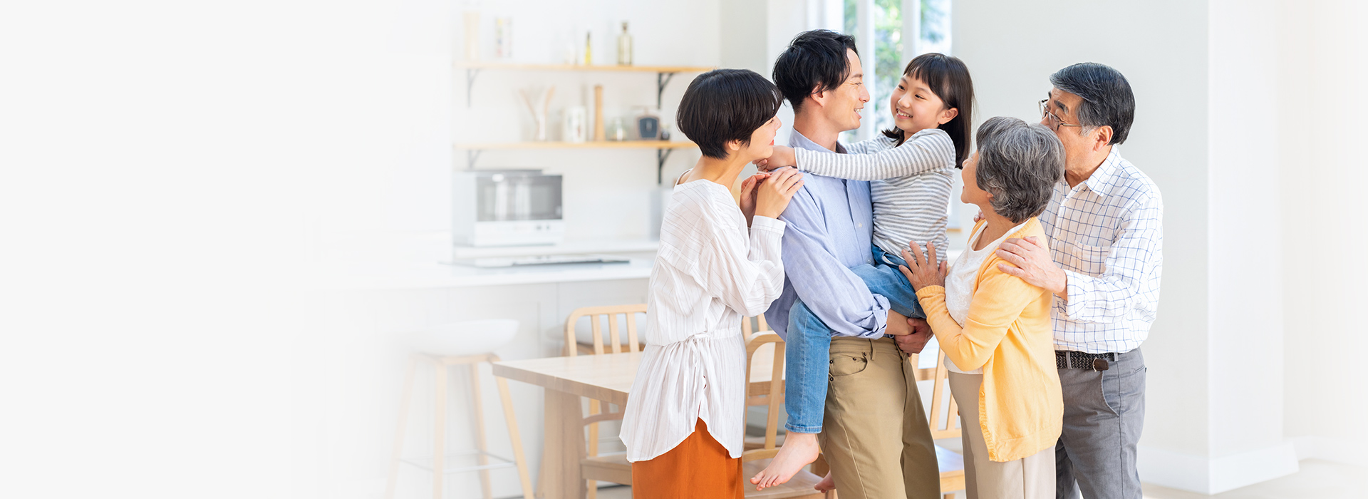 グループ診療と専門性を活かした地域医療をご提供いたします。